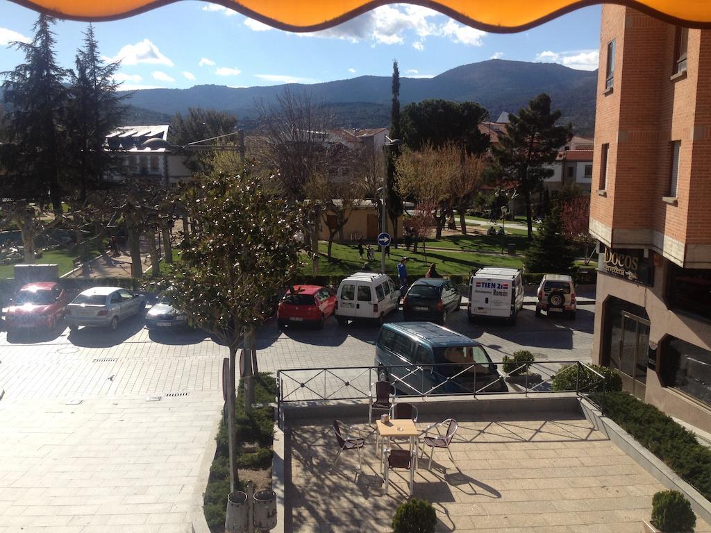 Hostal Gonzalez Guadarrama Eksteriør bilde