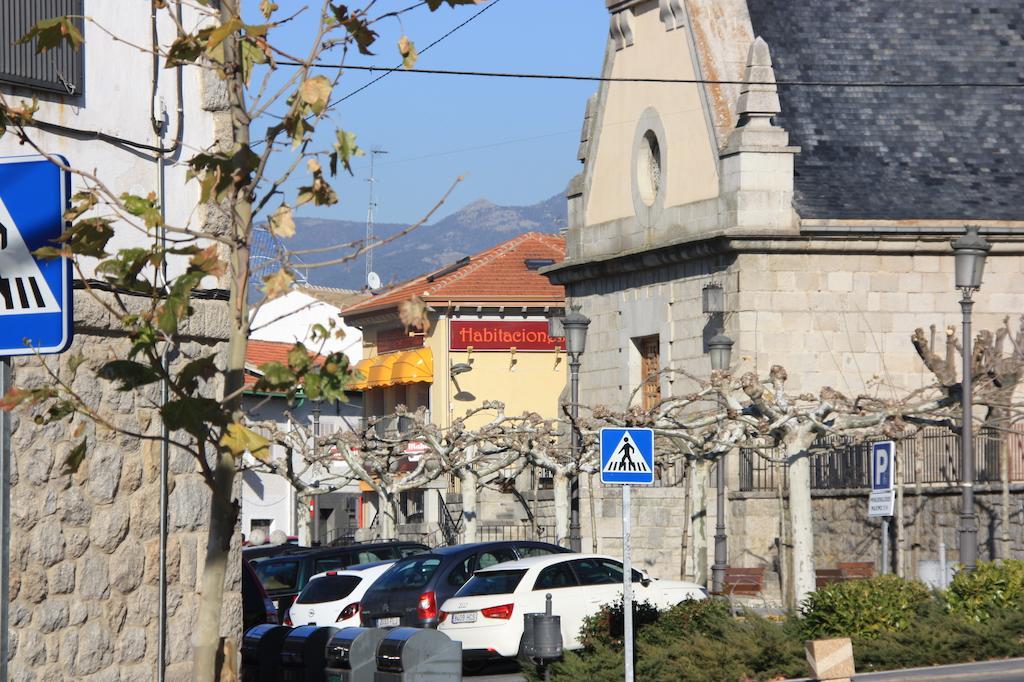 Hostal Gonzalez Guadarrama Eksteriør bilde