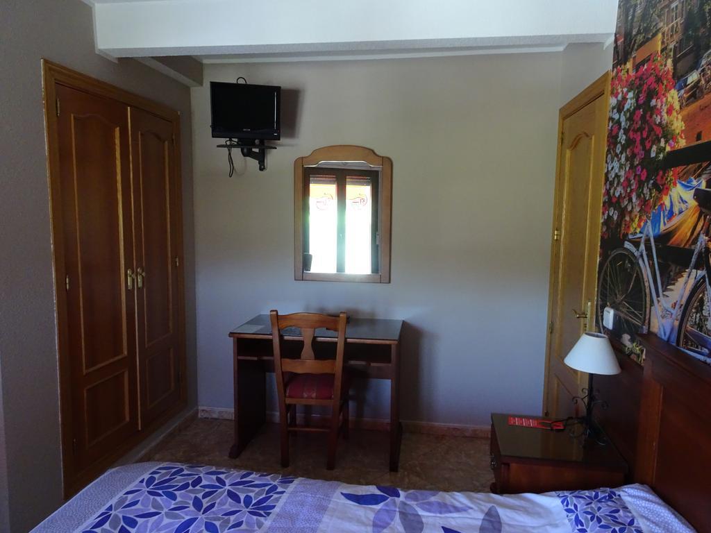Hostal Gonzalez Guadarrama Eksteriør bilde