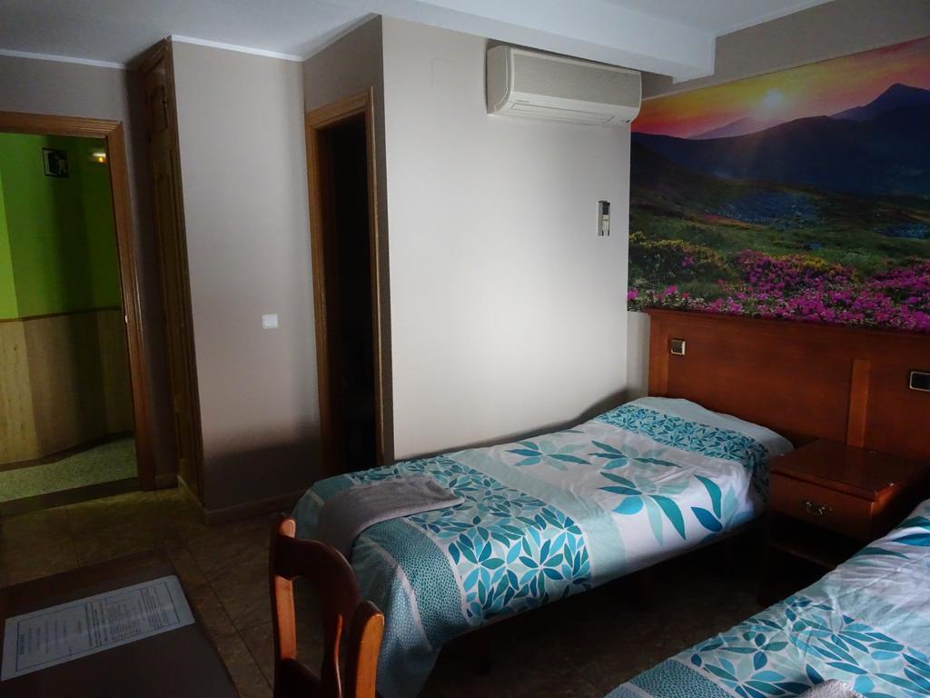 Hostal Gonzalez Guadarrama Eksteriør bilde