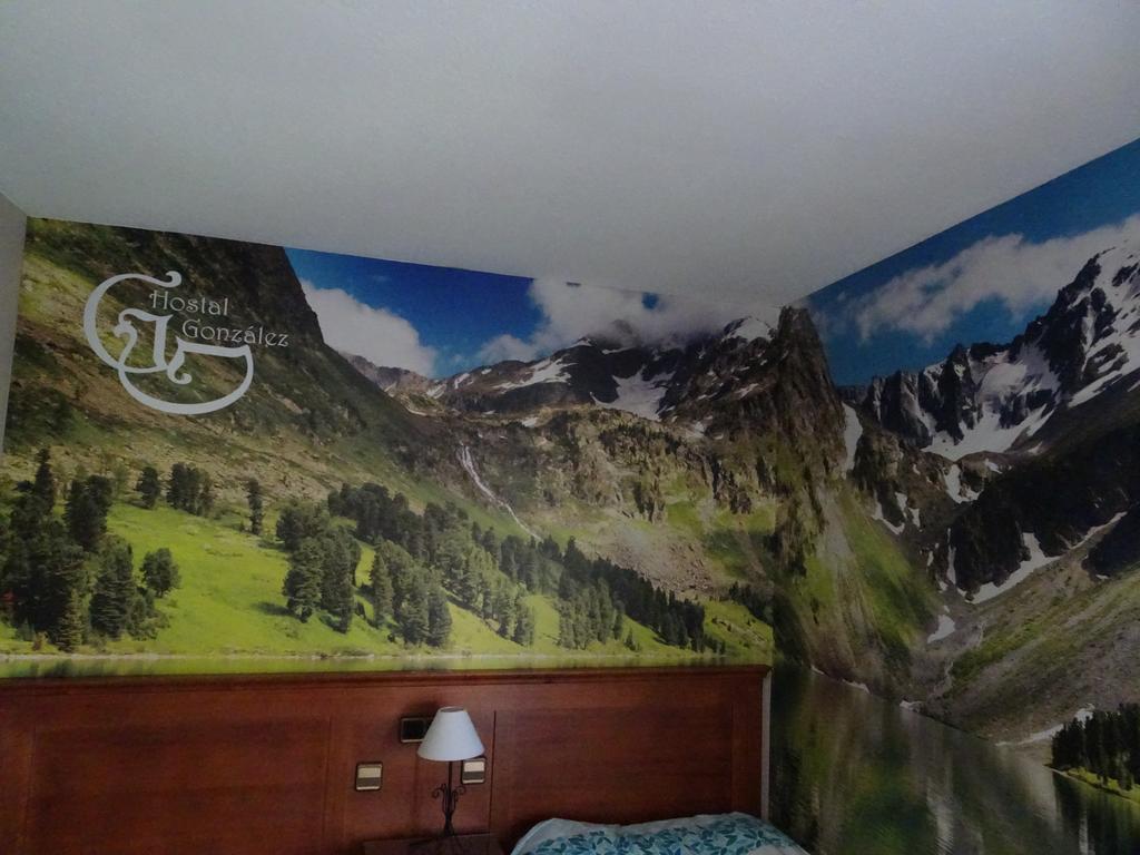 Hostal Gonzalez Guadarrama Eksteriør bilde