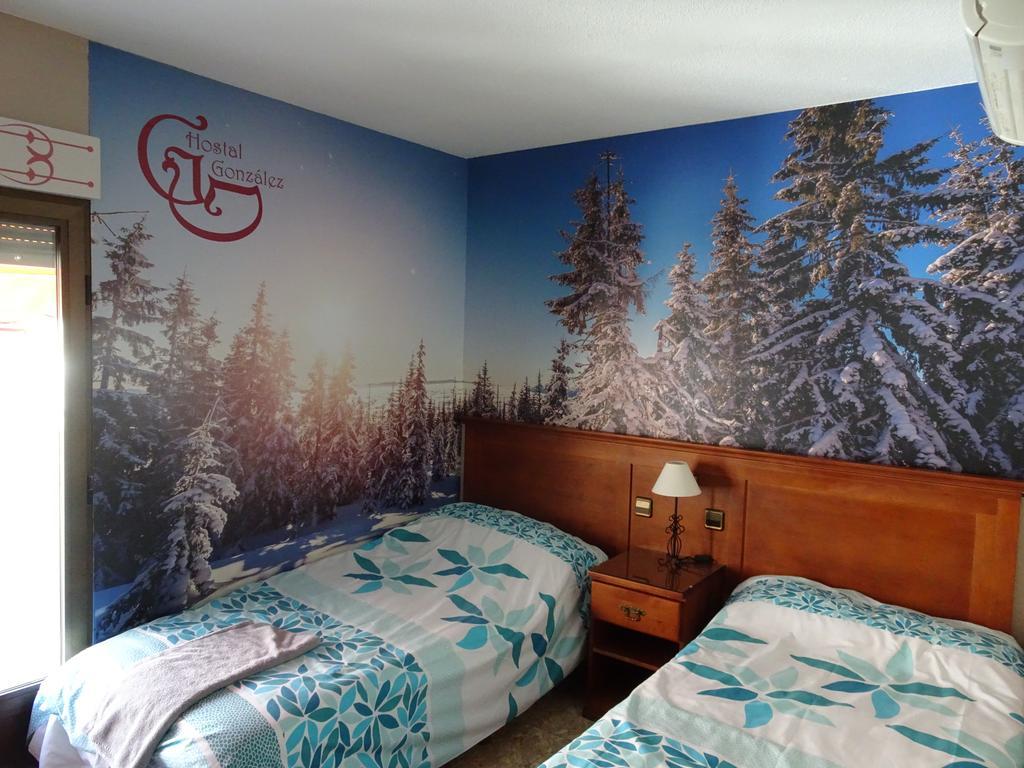 Hostal Gonzalez Guadarrama Eksteriør bilde