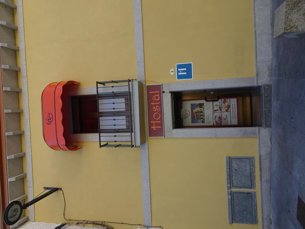 Hostal Gonzalez Guadarrama Eksteriør bilde
